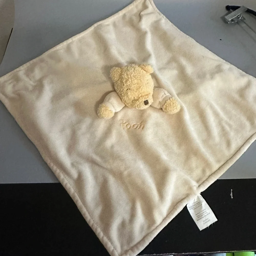Disney Store Winnie the Pooh Baby Security Blanket Plush Lovey Cream DN 30905